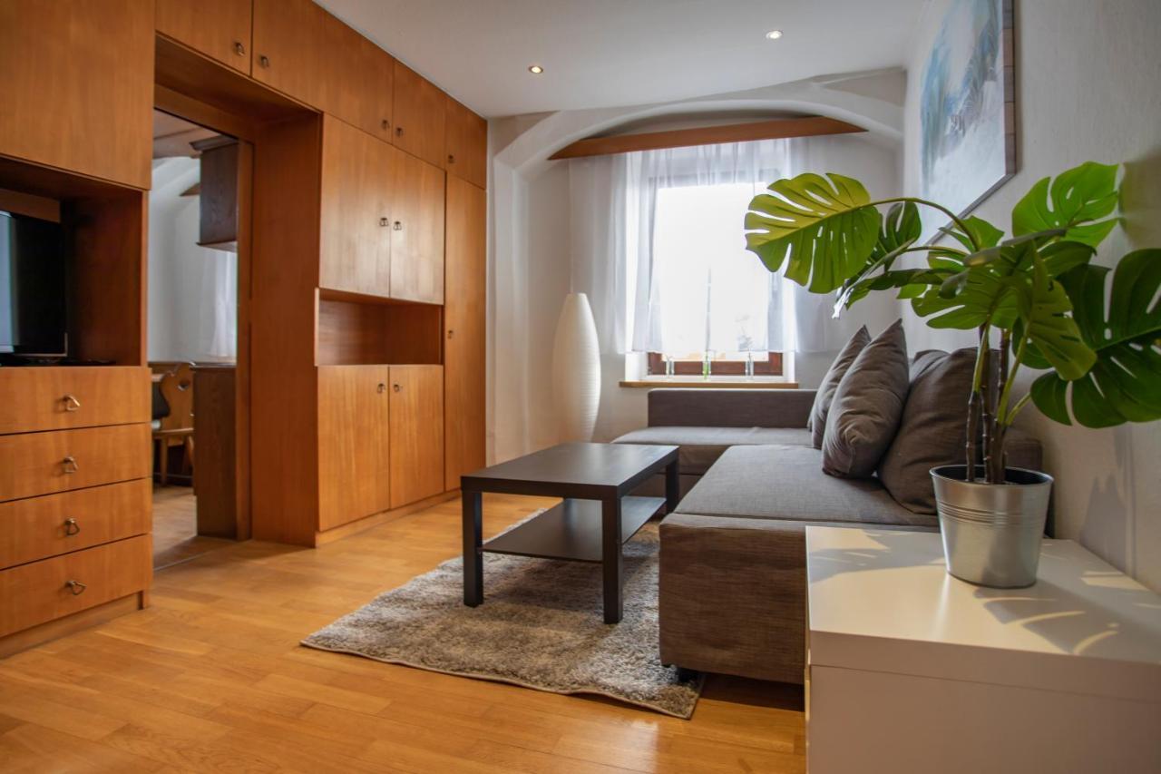 Traditional Old Town Apartment 홀인티롤 외부 사진
